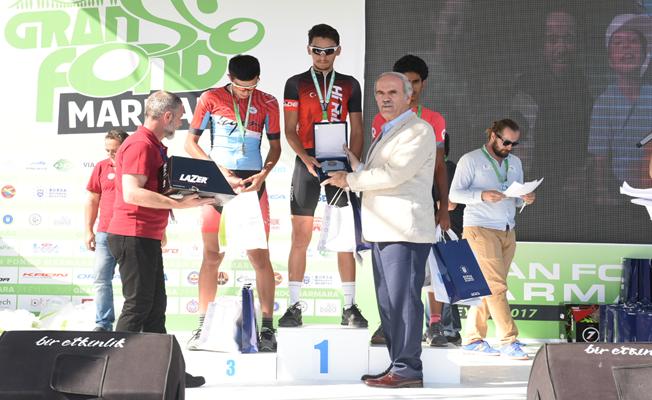 Başkan Altepe´den ´Gran Fondo´ birincilerine ödül