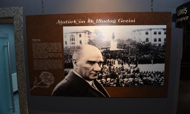 Atatürk Bursa`da sergisi açıldı