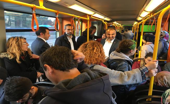 Başkan Aktaş Vatandaşın Sorunlarını Metroda Dinledi