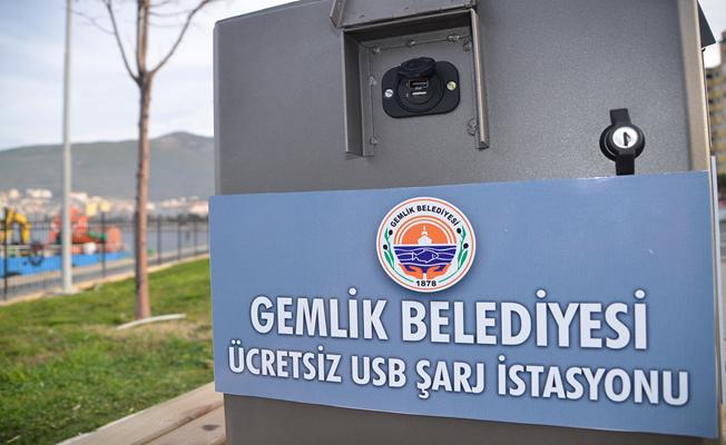 Gemlik Belediyesinden Akıllı Aydınlatma ve Ücretsiz Şarj Ünitesi