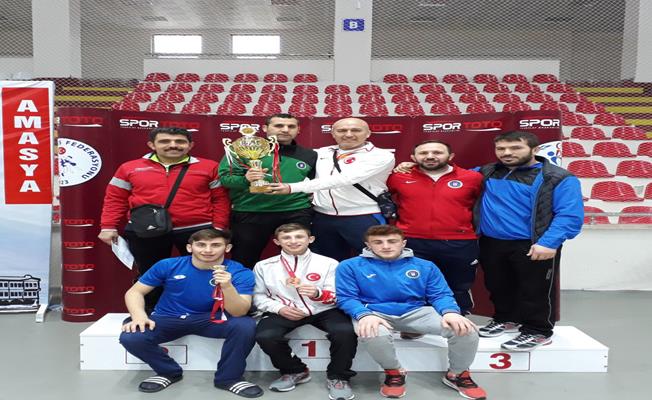 Büyükşehir’in yıldızları Serbest Güreş Türkiye Şampiyonu Oldu