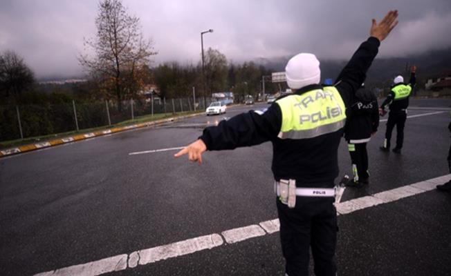 Bursa'da Durdurulan Araçta Tabanca ve Uyuşturucu Ele Geçirildi!