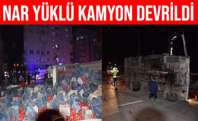 Antalya Kumluca'da Nar Yüklü Kamyon Devrildi: 4 Yaralı