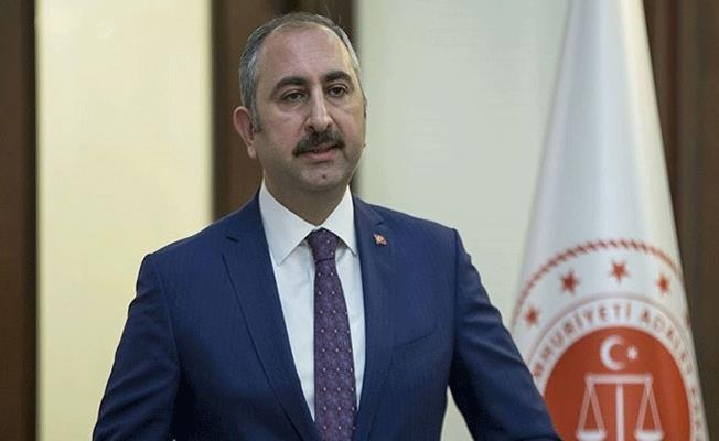 Adalet Bakanı Gül: “Şiddete karşı duruşuyla, vicdanlara tercüman olan yargı mensuplarını tebrik ediyorum”