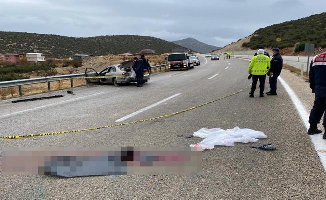 Antalya'da otomobil çelik bariyere çarptı: 1 ölü
