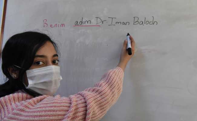 “Diriliş Ertuğrul” hayranı Pakistanlı doktor, Türkçe öğrenmek için Çorum’a geldi