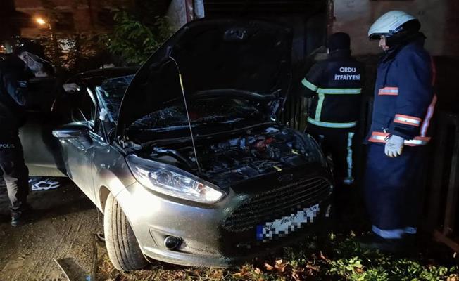 Fatsa'da park halindeki araçta patlama: 3 yaralı