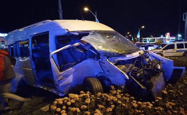 Malatya'daki Kırmızı Işık İhlalinde 5 Kişi Yaralandı