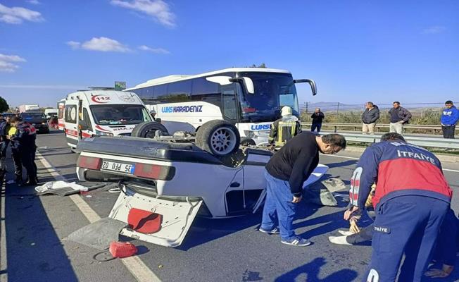 Manisa’da bariyerlere çarpan otomobil takla attı: 1 ölü, 1 yaralı