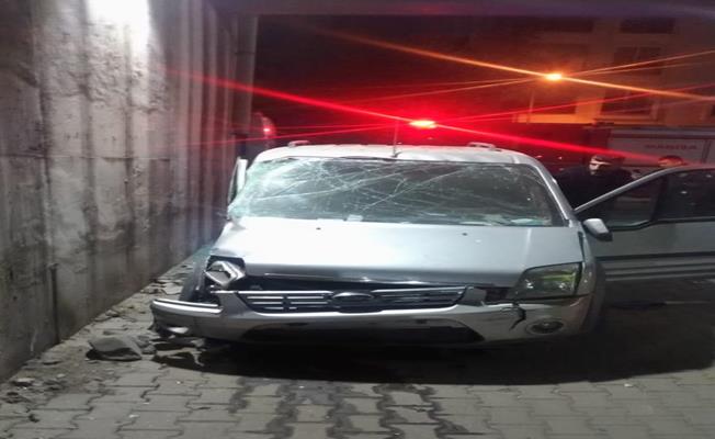 Manisa’da kamyonet beton duvara çarptı: 1 ölü, 2 yaralı