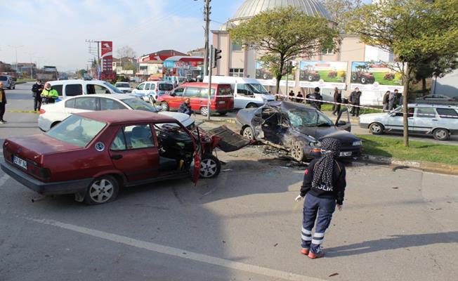 Samsun'da 3 otomobil birbirine girdi: 1 ölü, 3 yaralı