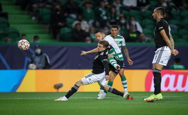 UEFA Şampiyonlar Ligi: Sporting: 3 - Beşiktaş: 0 (İlk Yarı)