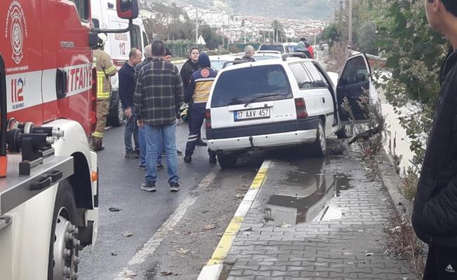 Edremit’te trafik kazası: 2 yaralı