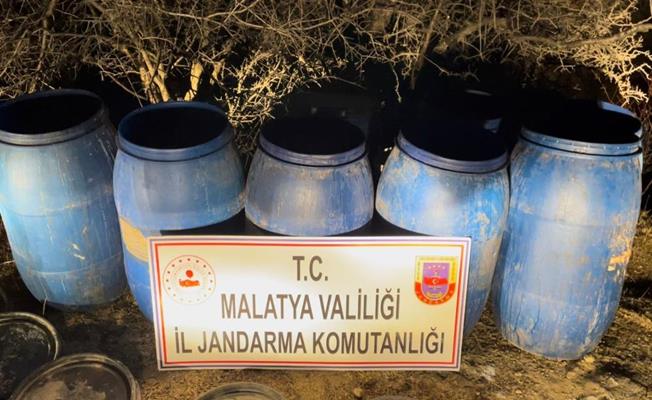 Malatya'da 2 bin litre sahte alkol ele geçirildi