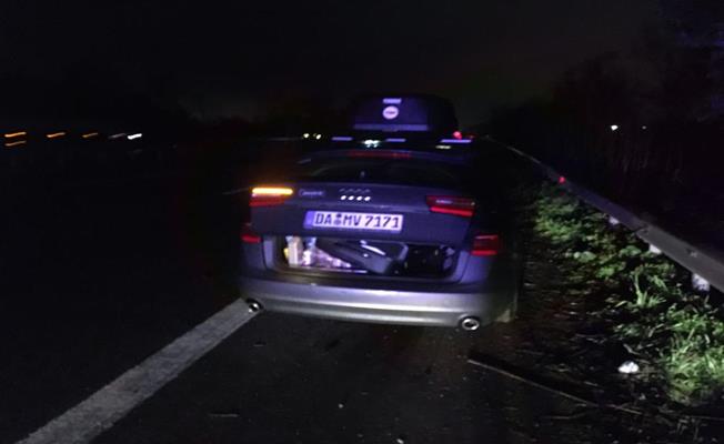 Yolun karşısına geçmek isterken paramparça oldu