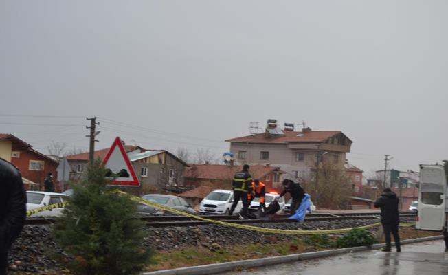 Yük Treni Kadına Çarptı: 1 Ölü