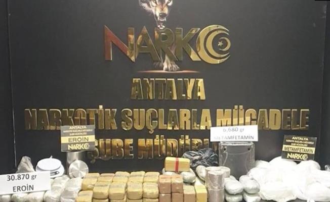 Antalya'da 30 kilogram eroin maddesi ele geçirildi