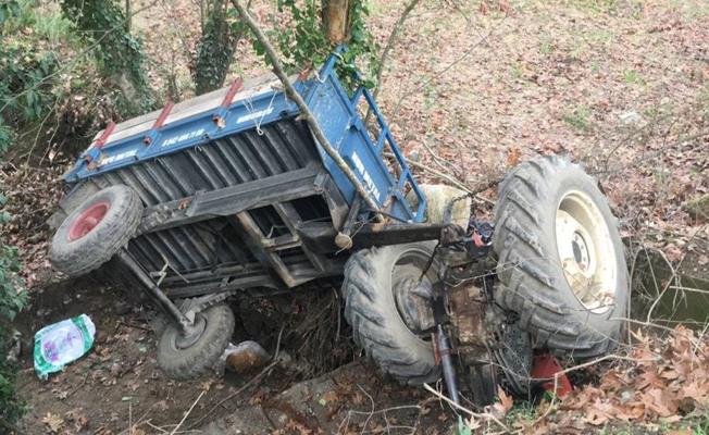 Aydın'da traktör şarampole devrildi: 4 yaralı