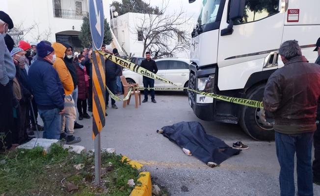 Bodrum'da tırın çarptığı yaşlı adam olay yerinde can verdi