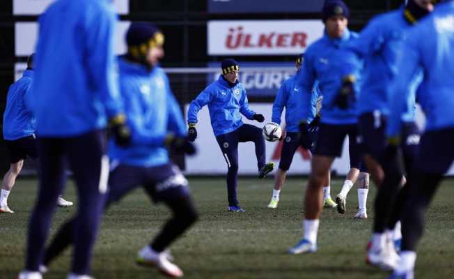 Fenerbahçede Antalyaspor maçı hazırlıkları tamamlandı