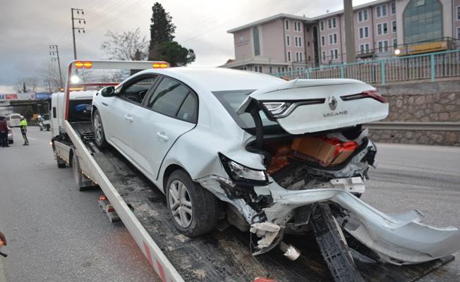 Kocaeli'de zincirleme trafik kazası: 3 yaralı
