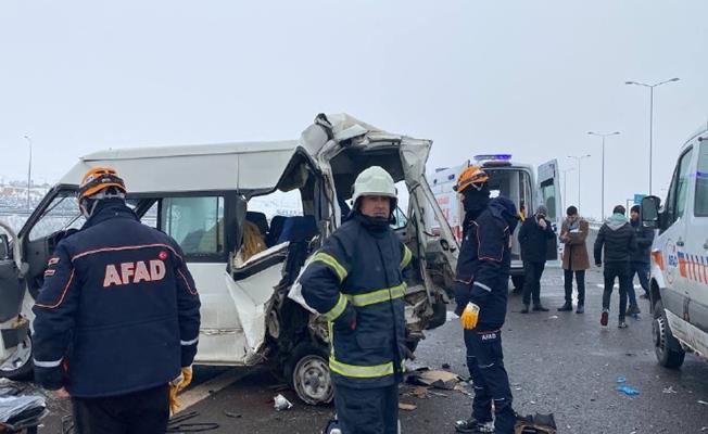 Niğde’de trafik kazası: 2’si çocuk 3 ölü, 4 yaralı