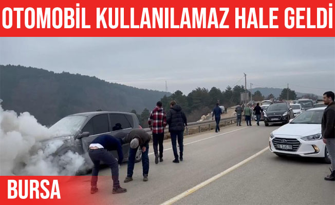 Uludağ yolunda yanan otomobil kullanılamaz hale geldi