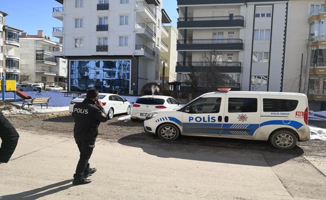 Aksaray'da öfkeli koca karısının boğazını kesti