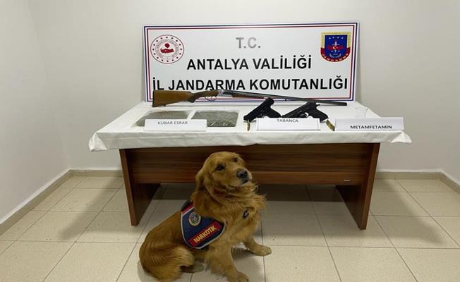 Antalya'da uyuşturucu operasyonu: 2 gözaltı