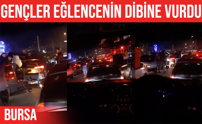 Beşyol Kavşağı'nda yolu trafiğe kapatıp eğlendiler