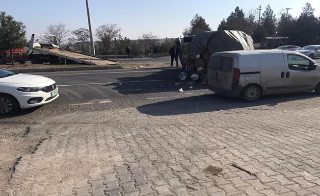 Diyarbakır’da kamyonet ile otomobil çarpıştı
