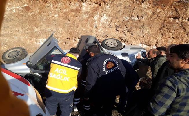 Mardin'de otomobil şarampole yuvarlandı