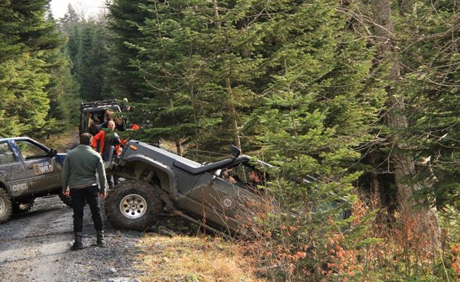 Offroad tutkunları Düzce’de Torkul Göleti'ne tırmandı