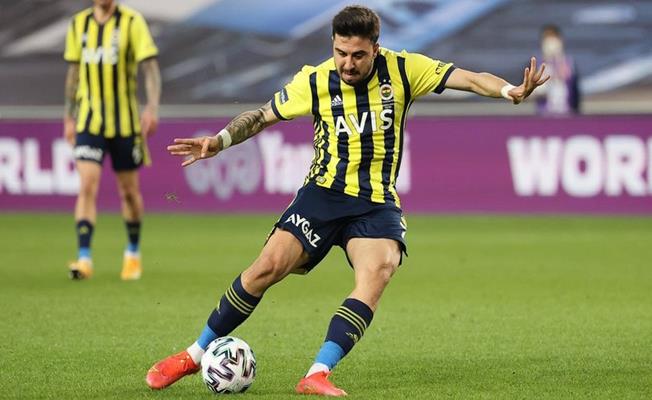 Ozan Tufan Fenerbahçe için İstanbul'a geldi