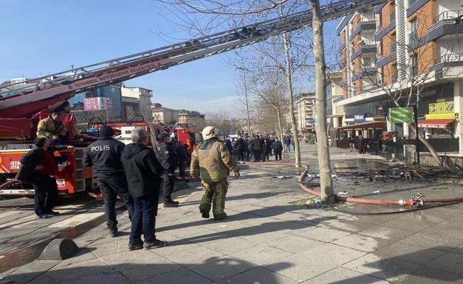 Sancaktepe’de iki katlı binada yangın çıktı