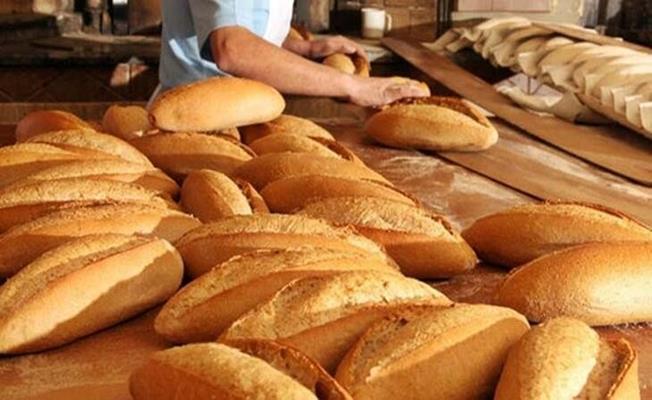 Yenişehir'de Çanakkale Şehitleri adına ekmek dağıttı