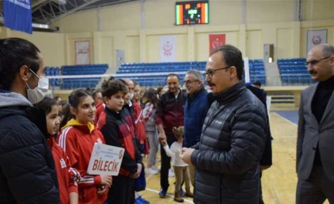 10 ilden 21 takım ve 210 sporcu katıldı