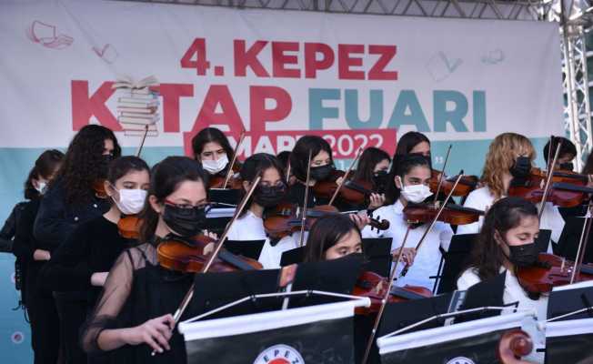 4. Kepez Kitap Fuarı kapılarını açtı