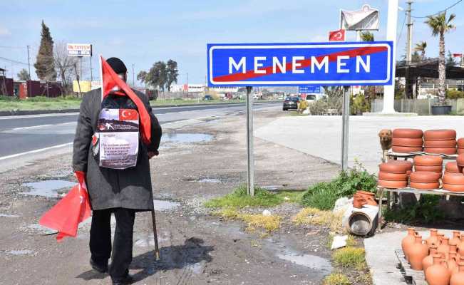 68 yaşında elinde bastonuyla İzmir’den Çanakkale’ye yürüyor