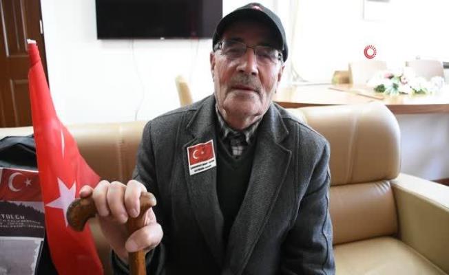 68 yaşındaki adam babaannesinin vasiyeti üzerine İzmir’den Çanakkale’ye yürüyerek gidiyor