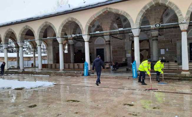 A Takımı karla mücadelede yoğun mesai harcıyor