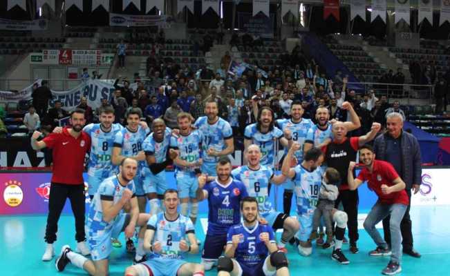 Adilcevaz TÜRŞAD Voleybol Takımı Efeler Ligi’ne yükseldi