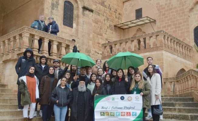 Adıyamanlı gençler Mardin’i gezdi