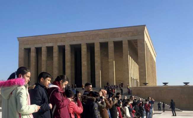 Ağrılı çocuklar Anıtkabir’de