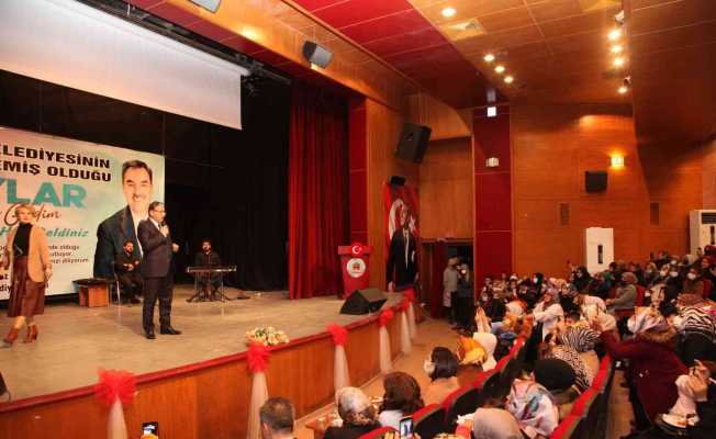 Ahlat’ta “3 aylar berata geldim” konulu konferans