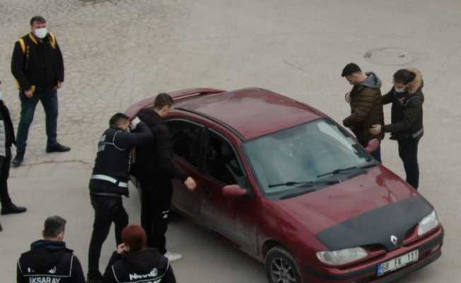 Aksaray’da KOM, NSM ve Asayiş ekipleri okul önlerinde kuş uçurmuyor
