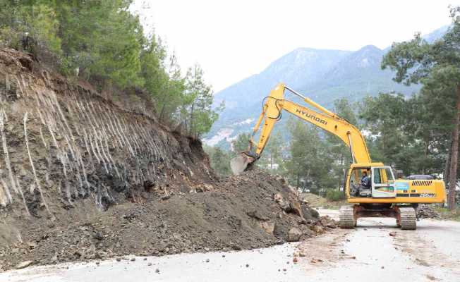 Alanya Dimçayı Acınar Yolu’nda yol genişletme çalışması
