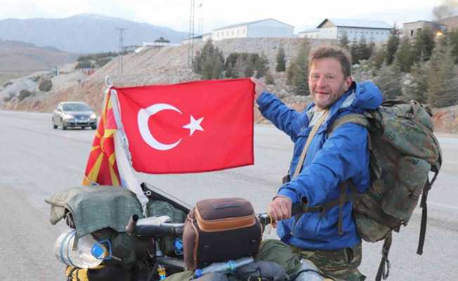 Almanya’dan bisikletle Hiroşima’ya uzanan hayat hikayesi