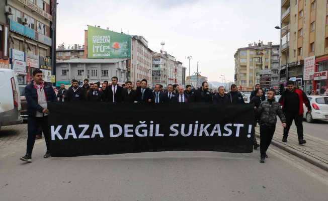 Alperenler “kaza değil suikast” yazılı pankart açtı