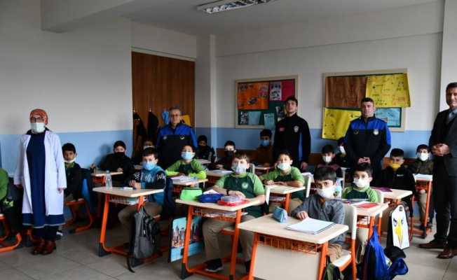 Altınova Belediyesi’nden öğrencilere "Bilinçli Tüketici" eğitimi